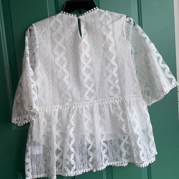 Chickwish size medium white lace top like new - Picture 8 of 9